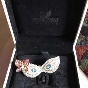 Swarovski pin